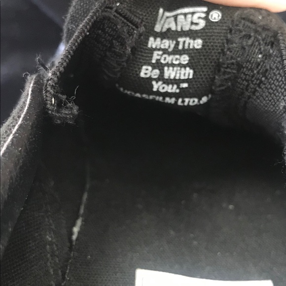 Vans~KIDS~Star Wars Size 2.5 & Disneyland Hat - Picture 3 of 7